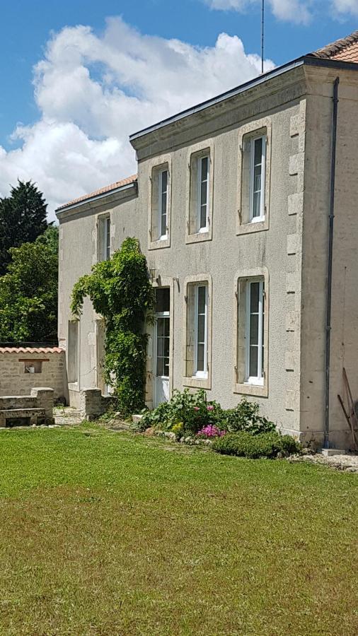 La Marsaisienne Hotel Exterior photo